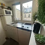 Studio Hyper Centre Paris 10